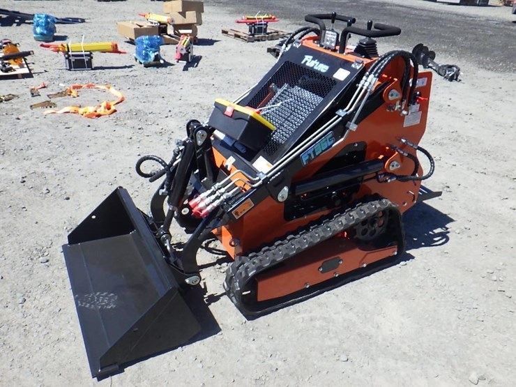 2026-future-36c-skid-steer-tracked-loader-image-1