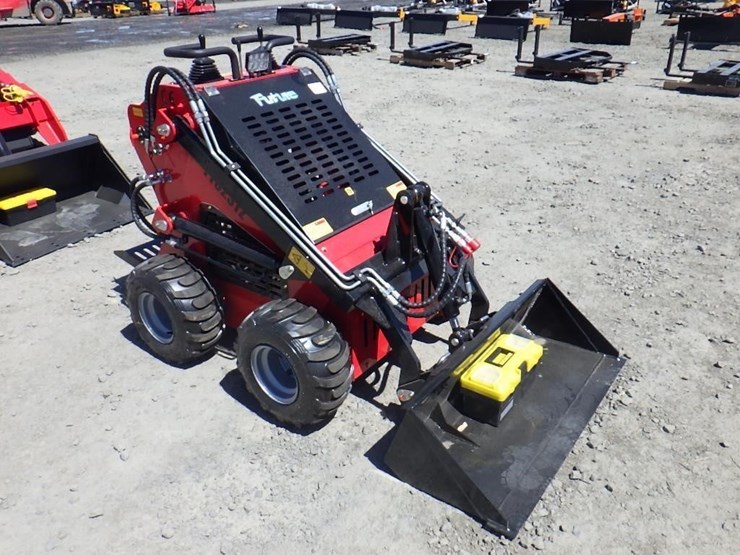2026-future-323tz-skid-steer-loader-image-4