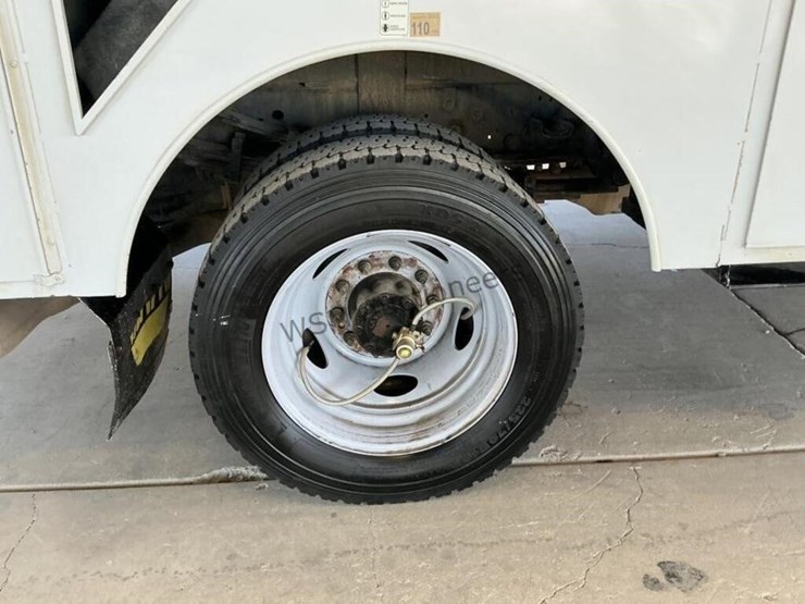 2015-ford-f550-image-8