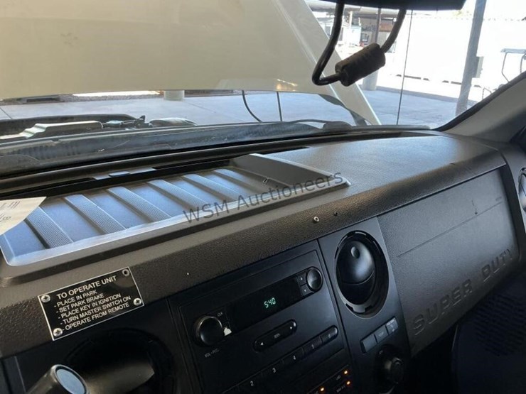2015-ford-f550-image-21