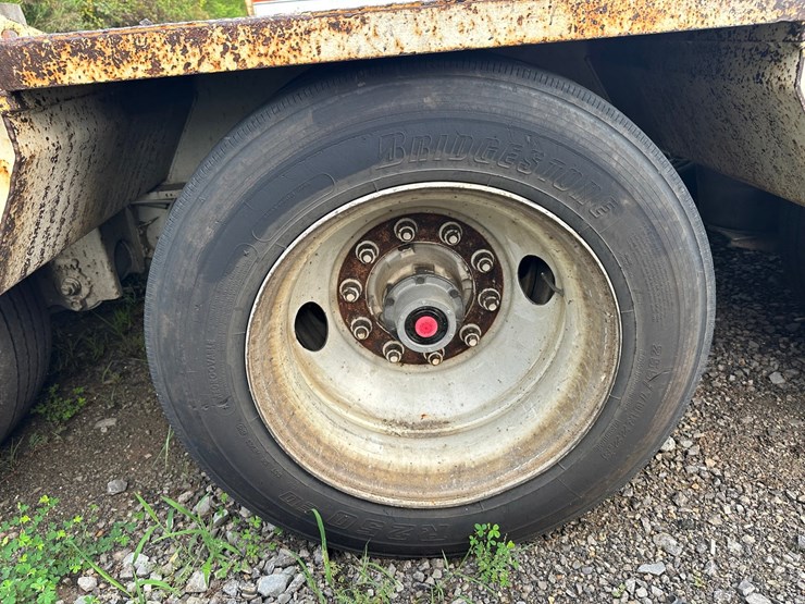 #4525-•-2010-eager-beaver-50-gsl-tri-axle-lowboy-image-56