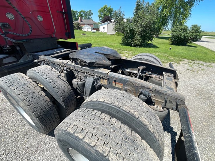 #118-•-2014-freightliner-semi-tractor-(has-wi-title)-(denmark,-wi)-image-27