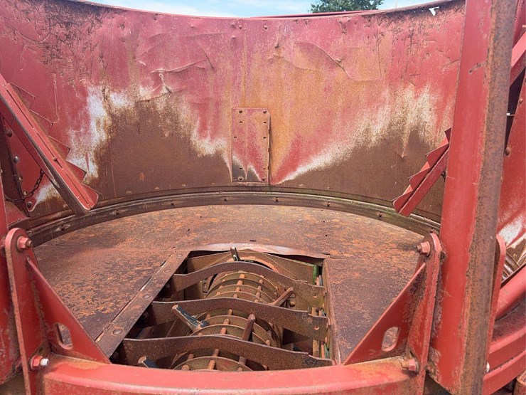 hesston-bp25-image-3