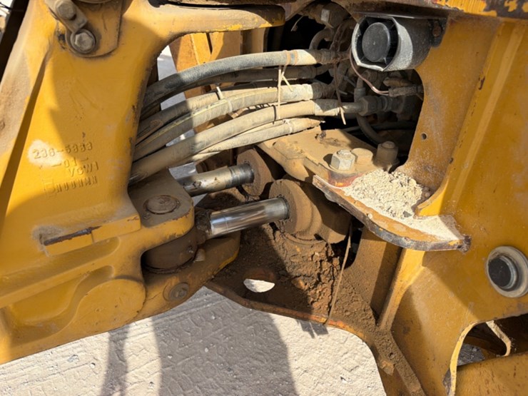 2006-caterpillar-420d-image-6