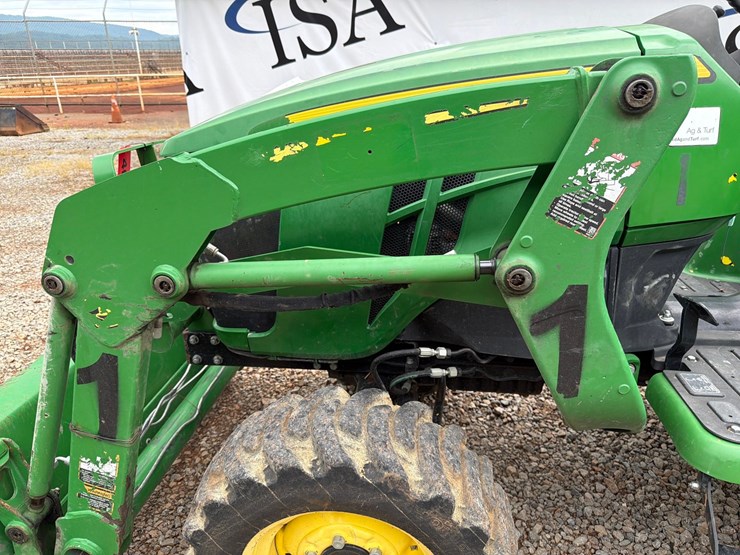 john-deere-3032e-image-18