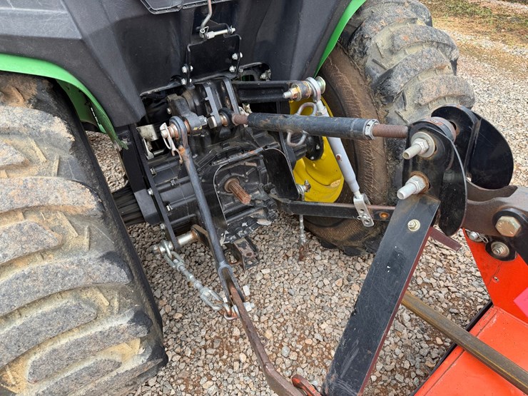 john-deere-3032e-image-28