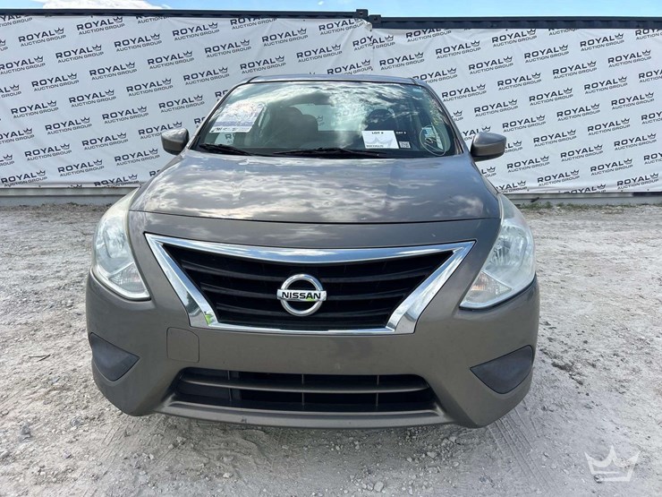 2016-nissan-versa-sedan-image-25