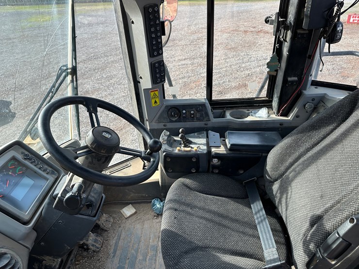 2012-caterpillar-950k-image-40