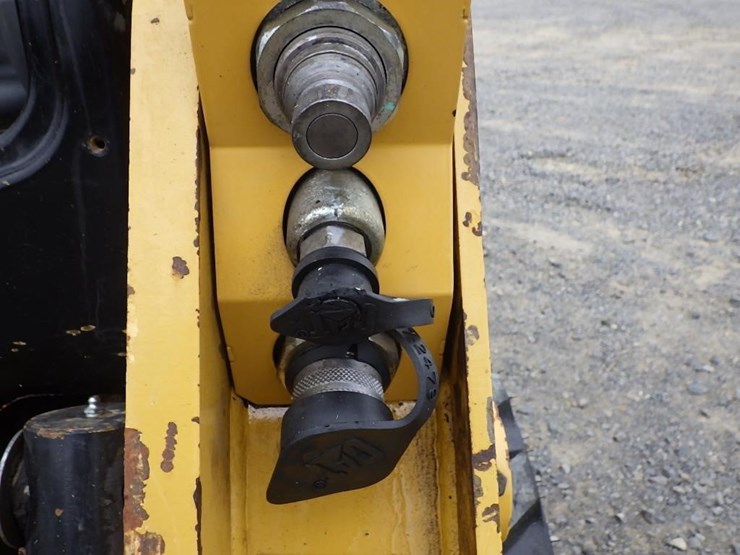 2014-caterpillar-226d3-image-14