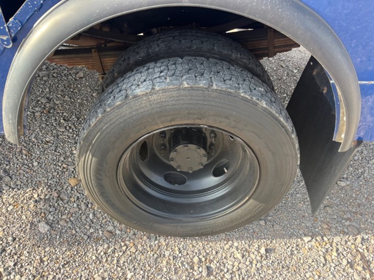2016-ford-f550-image-13