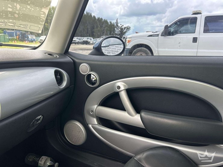 2005-mini-cooper-hatchback-image-15