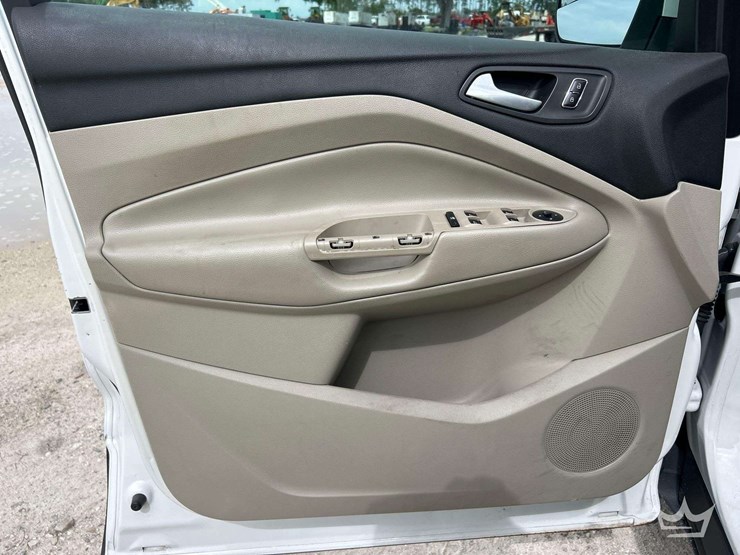 2014-ford-escape-image-11