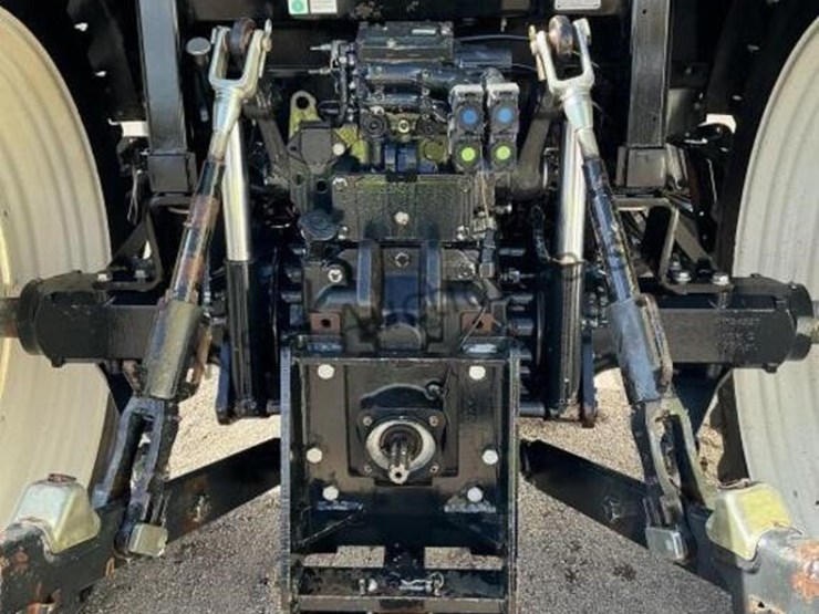 new-holland-ls125a-ag-tractor-image-11