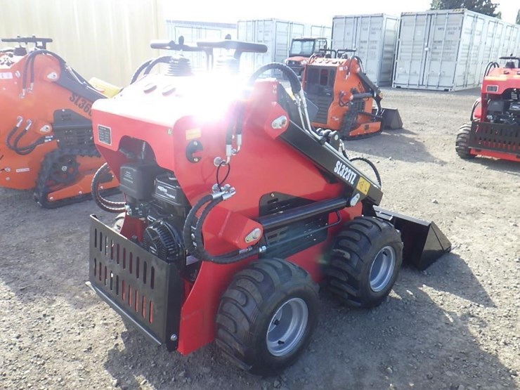 2026-sdlool-323tz-skid-steer-loader-image-3