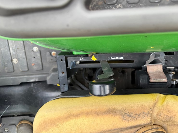 john-deere-3032e-image-52