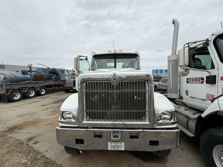 2006-international-(inoperable)-5900i-day-cab-image-4