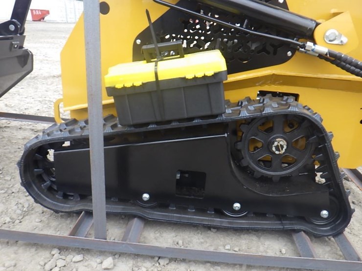 2026-agt-mx-crt23-skid-steer-tracked-loader-image-8