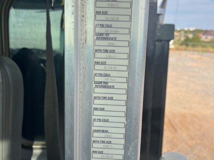 2020-kenworth-t800-image-18