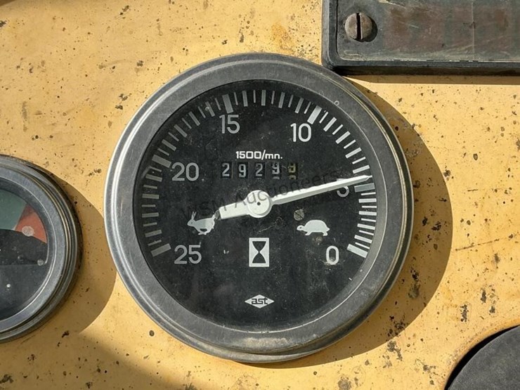 massey-ferguson-40e-image-19
