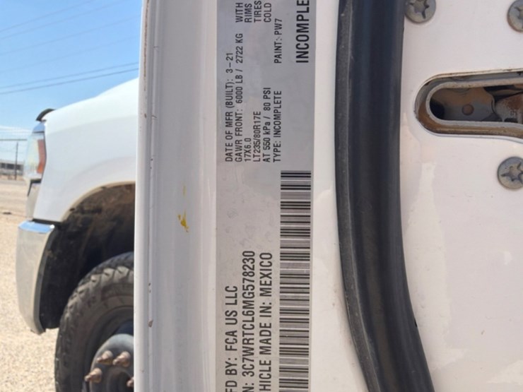 2021-dodge-ram-3500-image-11