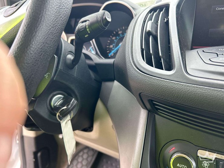 2014-ford-escape-image-15