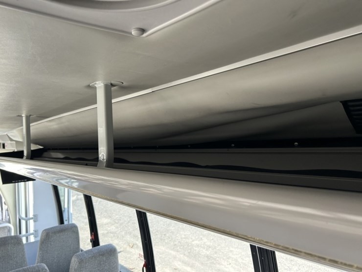 2012-ford-e450-sd-image-38