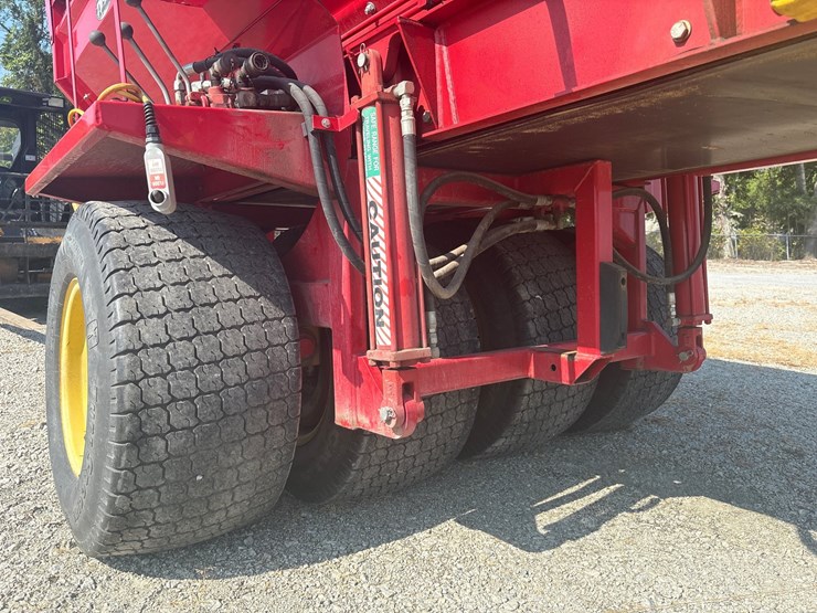 #1045-•-used-tycrop-mh400-material-handler-image-6