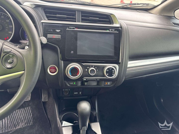 2015-honda-fit-ex-sedan-image-13