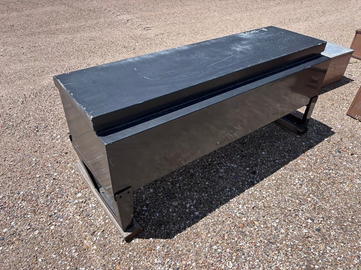 #1610-•-steel-single-lid-chest-style-truck-box,-rki-61in-l-x-30in-w-x-24in-h,-image-3