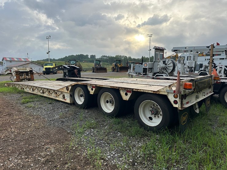 #4525-•-2010-eager-beaver-50-gsl-tri-axle-lowboy-image-3