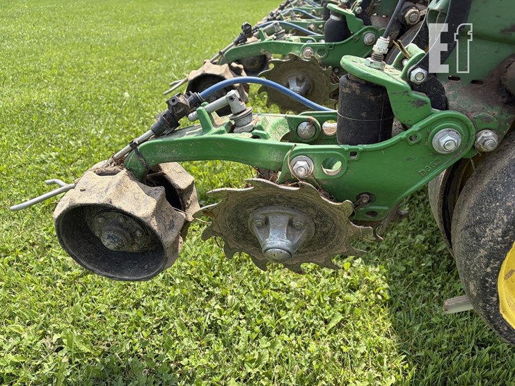 john-deere-7200-image-13
