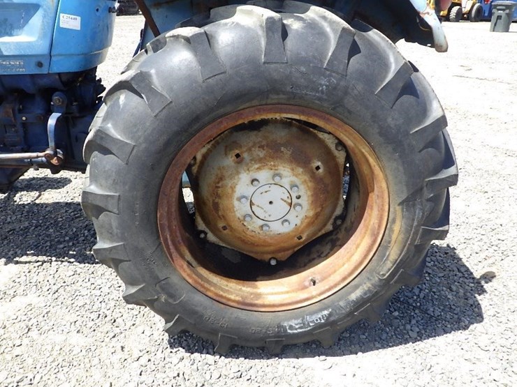 vtb-u-445-tractor-image-10