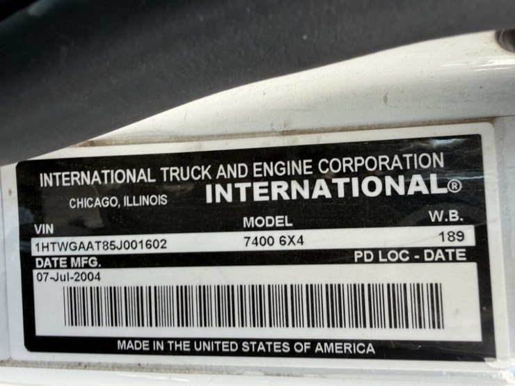 2005-international-7400-image-2