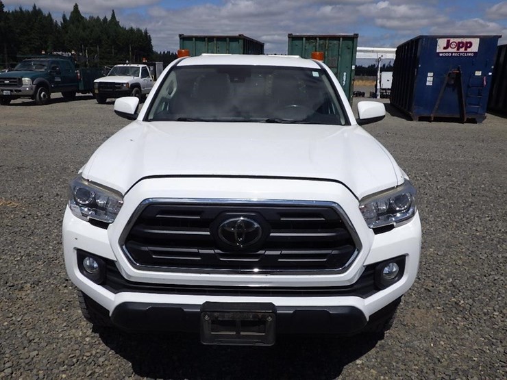 2018-toyota-tacoma-image-8