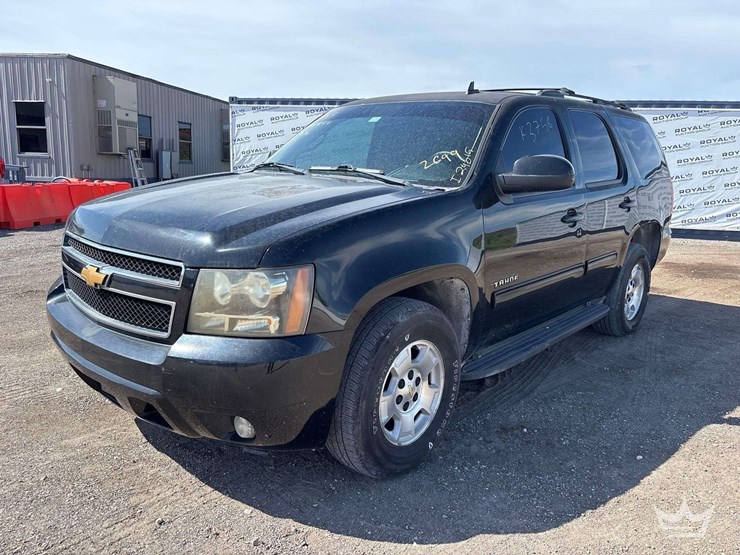 2013-chevrolet-tahoe-image-1