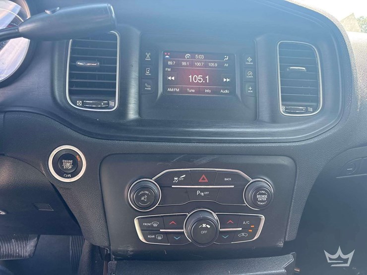 2016-dodge-charger-sedan-image-15