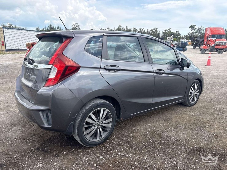 2015-honda-fit-ex-sedan-image-3