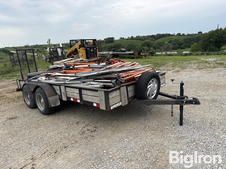 2006-t/a-utility-trailer-w/road-cones-&-signs-image-3