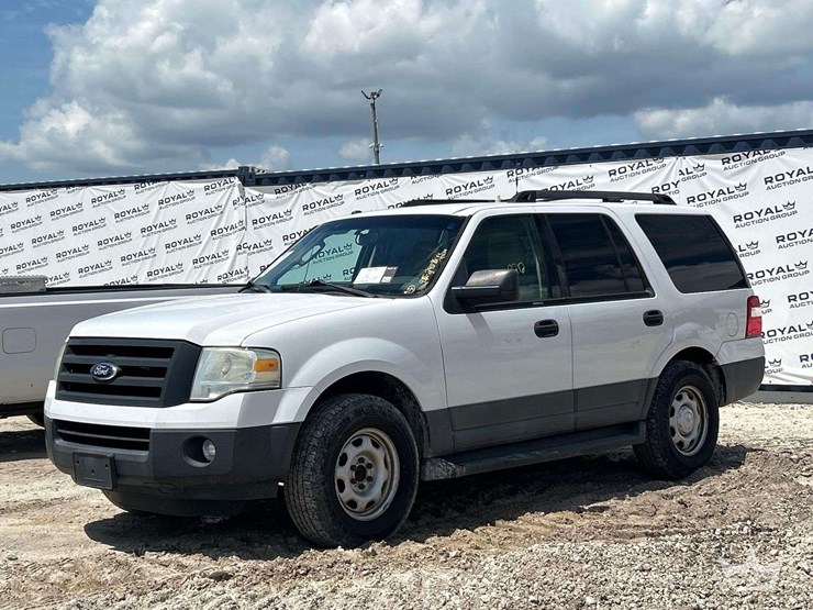 2012-ford-expedition-image-1