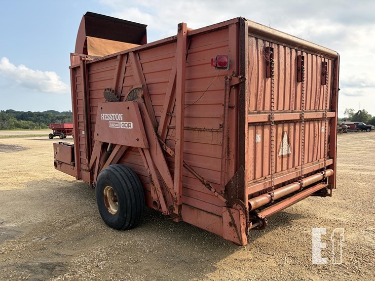 hesston-stakhand-30a-895-image-2