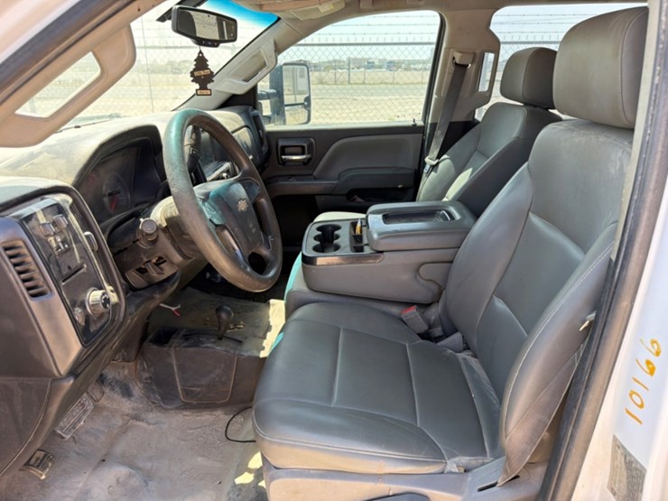 2018-chevrolet-silverado-3500hd-image-9