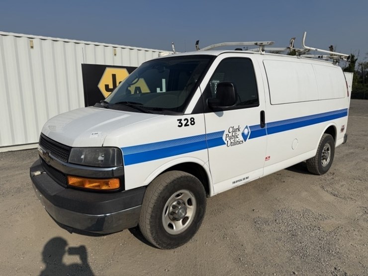 2014-chevrolet-express-2500-image-1