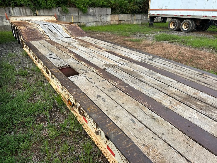 #4525-•-2010-eager-beaver-50-gsl-tri-axle-lowboy-image-28