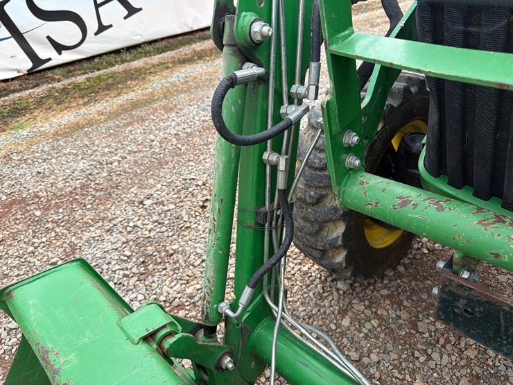 john-deere-3032e-image-17
