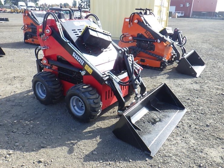 2026-sdlool-323tz-skid-steer-loader-image-4