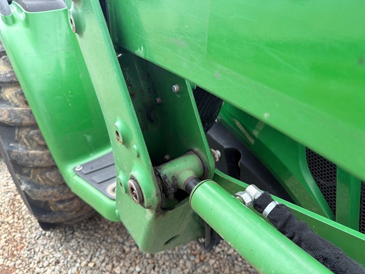john-deere-3032e-image-23