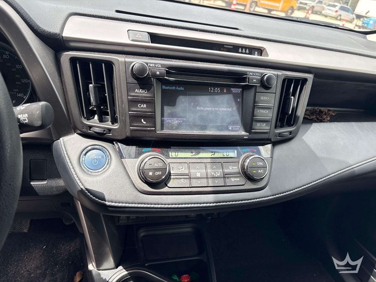 2018-toyota-rav4-image-15