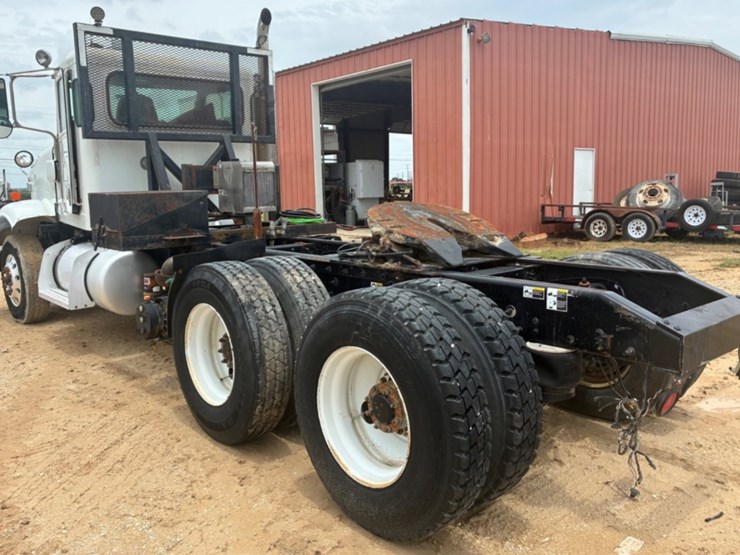 2016-peterbilt-367-image-6