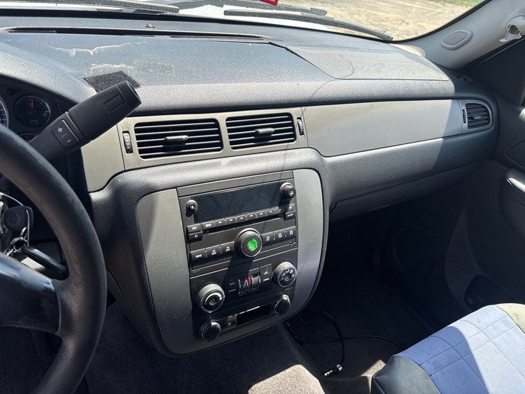 2011-chevrolet-tahoe-image-9