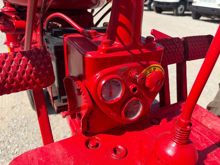 #203-•-farmall-super-c-image-5
